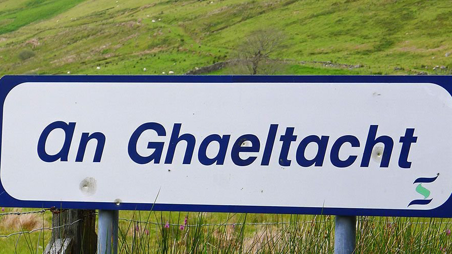 Scoláireachtaí / Scholarships